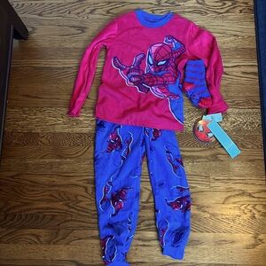 Marvel Spider-Man flame resistant pajamas, S(6/7) youth, soft, NWT